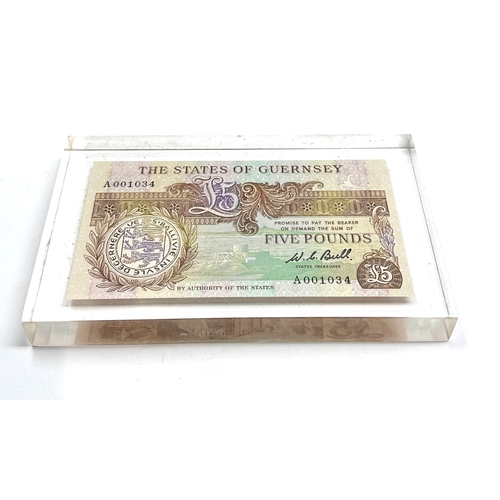 537 - 1980 Guernsey £5 Pounds A001034 | UNC | W C Bull | low Serial Number  slabbed