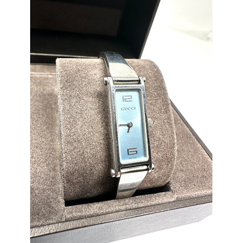 363 - Boxed Ladies Gucci 1500l quartz wristwatch in working order