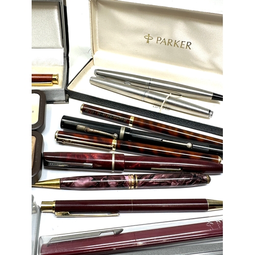 480 - Selection of pens includes parker etc