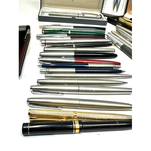 481 - Large selection of vintage & later pens