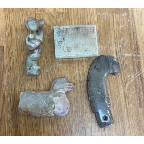 559A - Selection of jade possibly pieces