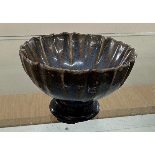 563 - Oriental glazed bowl on stand - no marks to base - measures approx 3 inches tall ( on stand ) and 4 ... 