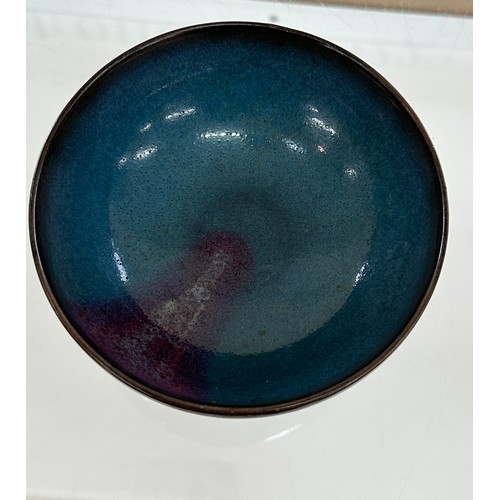 565 - Oriental glazed bowl, no marks to base - measures approx 2.5 inches tall by 5 inches diameter