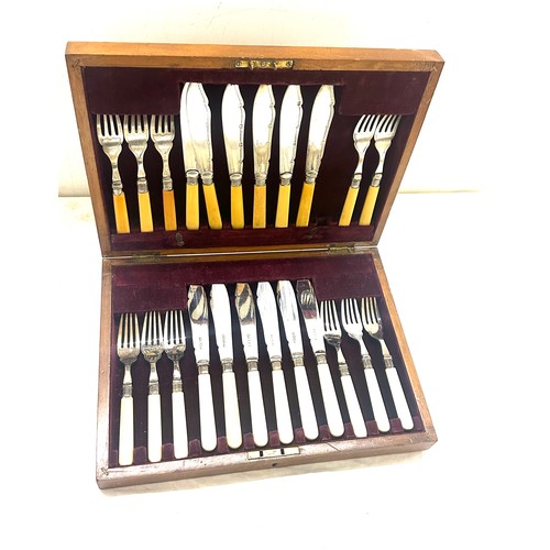 530 - Vintage Canteen of cutlery