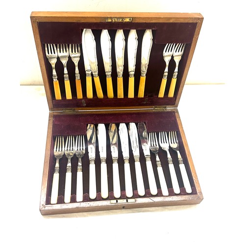 530 - Vintage Canteen of cutlery