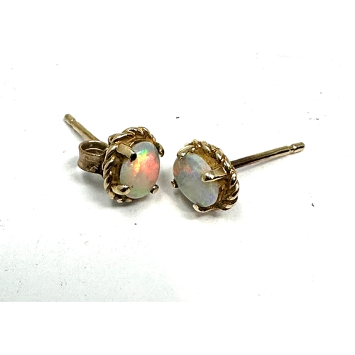 133 - 9ct gold opal earrings weight 1g