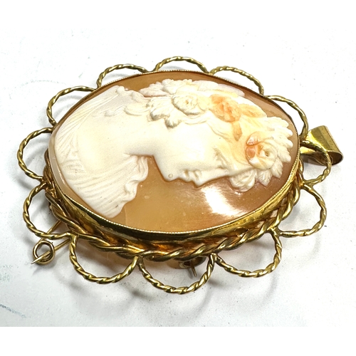 137 - Vintage 9ct gold cameo pendant / brooch measures approx 5cm drop by 4.2cm wide weight 10.4g