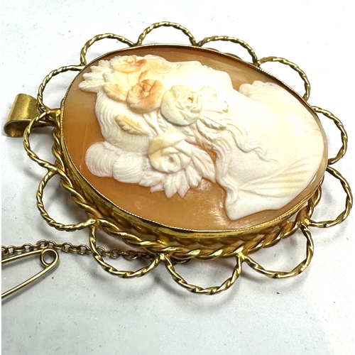 137 - Vintage 9ct gold cameo pendant / brooch measures approx 5cm drop by 4.2cm wide weight 10.4g