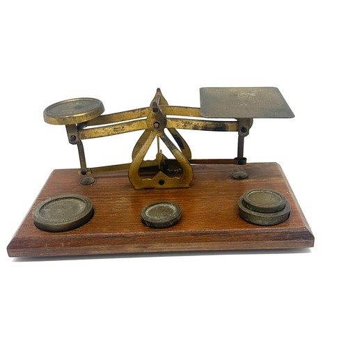 534 - Set of vintage brass scales and weights