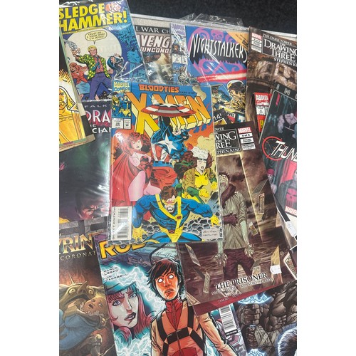 101 - Large selection of assorted comics