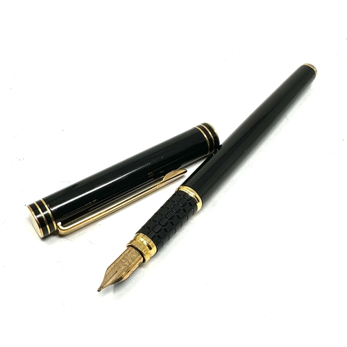 485 - Waterman Fountain Pen Ideal Black Laquer Casing 18ct Gold Nib