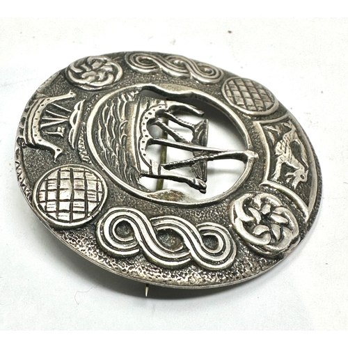 276 - Large vintage scottish silver robert allison celtic brooch measures approx 4.7cm dia