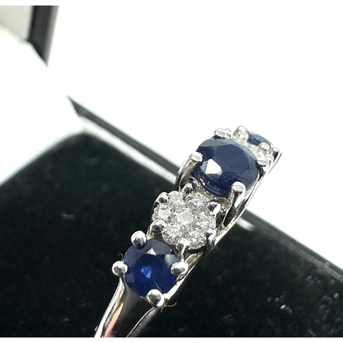 150 - 9ct white gold diamond & sapphire ring weight 2g