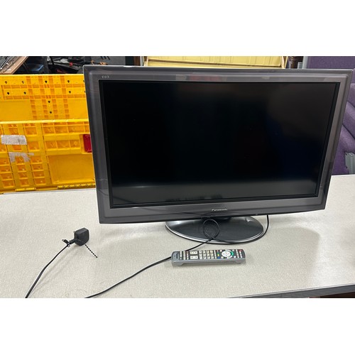 364 - Panasonic 32inch TV with remote tx/l32d25va, untested