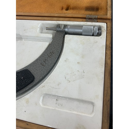 105 - 2 Cased Feinmesszeugfabrik Threaded Caliper, Threaded Micrometer 8-9 inch