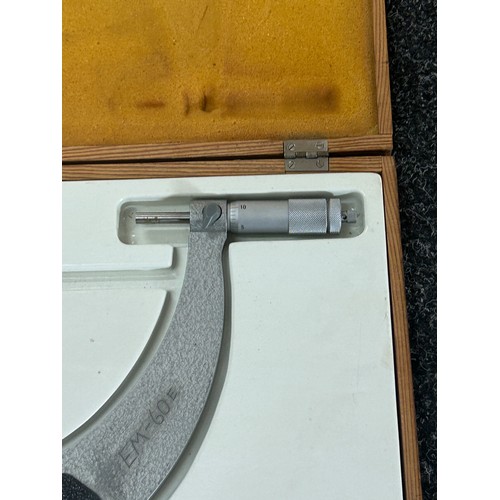 105 - 2 Cased Feinmesszeugfabrik Threaded Caliper, Threaded Micrometer 8-9 inch