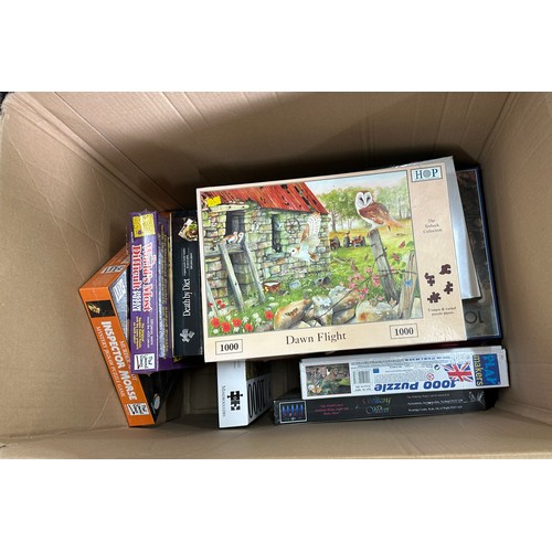 371 - Selection of jigsaws, some factory sealed