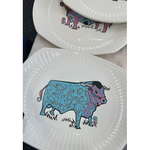 377 - Selection Beefeater pottery to include steak plates, cups