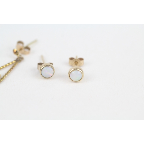 248 - 2 x 9ct gold opal earrings