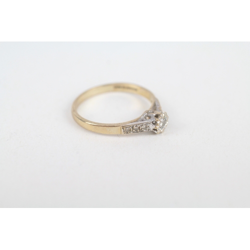 228 - 9ct gold vintage diamond ring with diamond shoulders