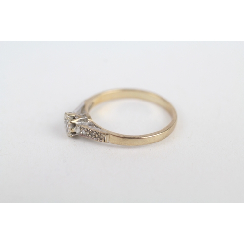 228 - 9ct gold vintage diamond ring with diamond shoulders