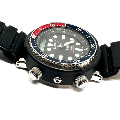 382 - Seiko X PADI Diver 200M Solar H851-00A0 Men's Watch In working order in very good condition