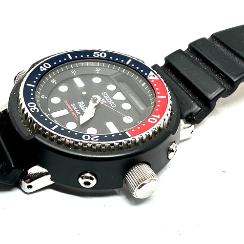 382 - Seiko X PADI Diver 200M Solar H851-00A0 Men's Watch In working order in very good condition