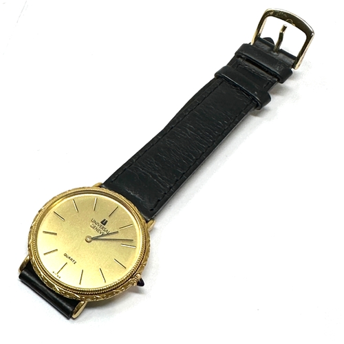 384 - 18ct gold universal geneve quartz gents wristwatch the watch is untested will require new battery