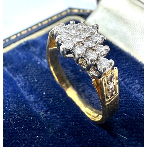 194 - 18ct gold diamond cluster ring with diamond shoulders weight 4g