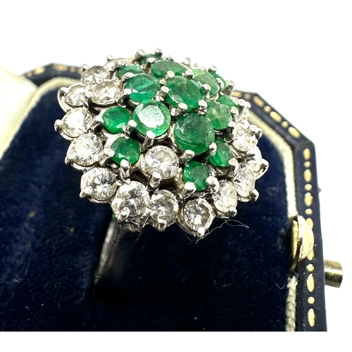 202 - Fine 18ct white gold diamond & emerald ring diamond est 1.5ct diamonds weight 9g