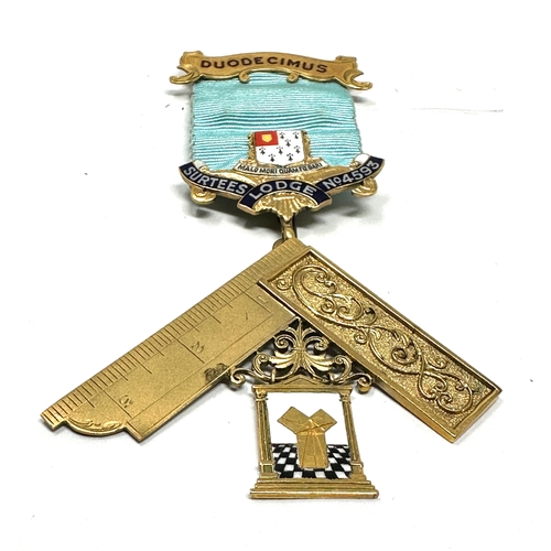 237 - 9ct gold masonic jewel surtees lodge No4593 weight 32g