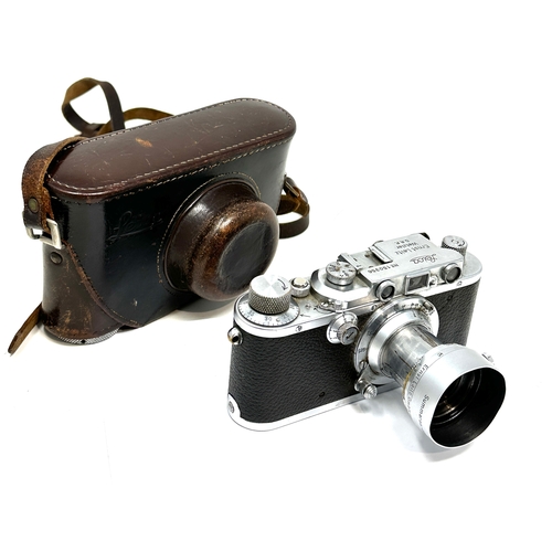 545 - Vintage leica camera original leather cased reads Leica N 150356 Ernst Leitz d.r.p  also reads on ll... 