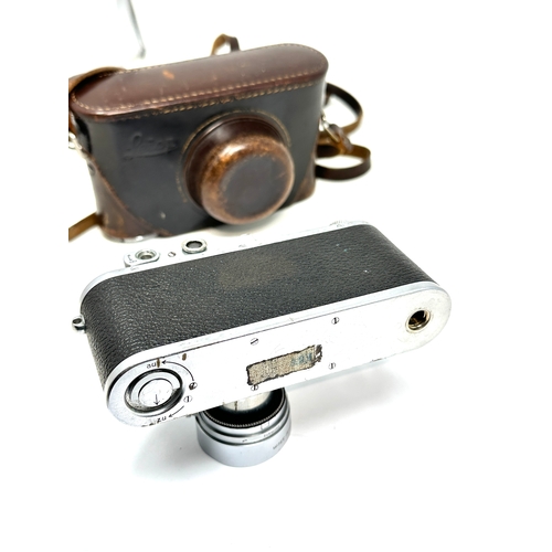 545 - Vintage leica camera original leather cased reads Leica N 150356 Ernst Leitz d.r.p  also reads on ll... 