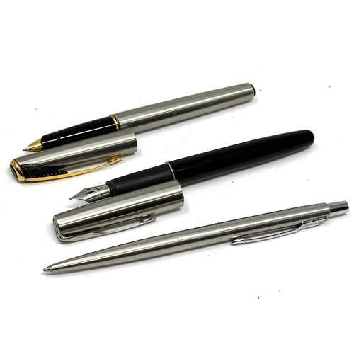 490 - 3 parker pens 2 fountain pens & ballpoint