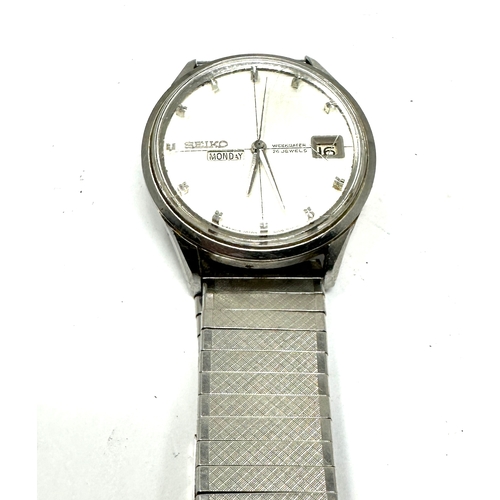 394 - Vintage Seiko Weekdater 26 jewel gents wristwatch the watch is ticking