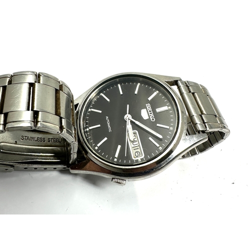 408 - Vintage Seiko 5 Automatic Day & Date 7009 -3100 the watch is ticking black dial