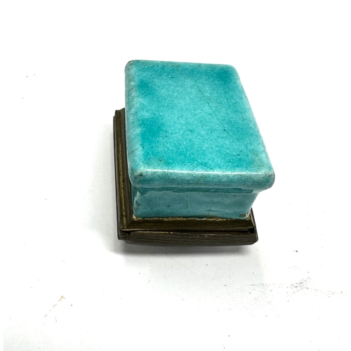 565 - Antique  A Friends Gift Bilston Enamel Trinket Box, Pill Box, Circa 1790 age related wear