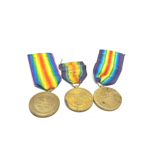 471 - 3 ww1 medals names in images 1 erased un-named