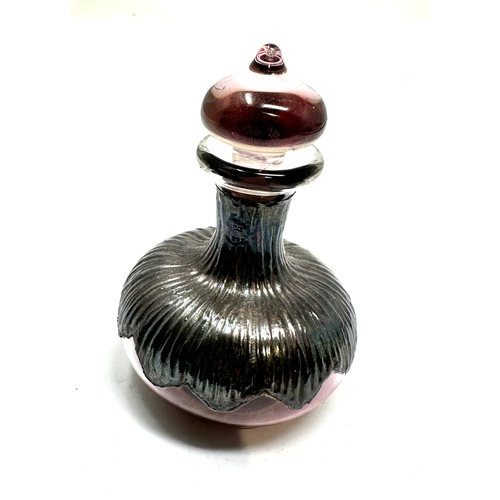 553 - Art Glass And Silver overlay Mounted Perfume Bottle measures approx height approx 7.5cm in good cond... 