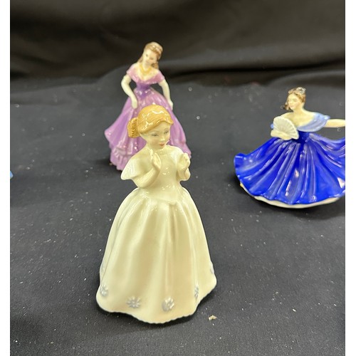 525 - Selection of Coalport and Royal Doulton figures tallest measures approx 6 inches tall