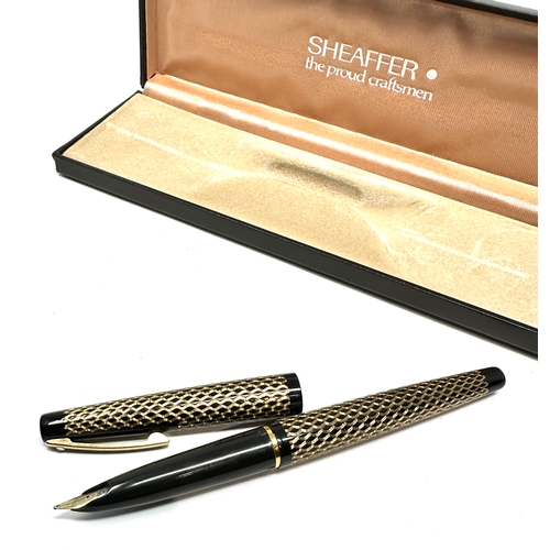 442 - Boxed sheaffer fountain pen