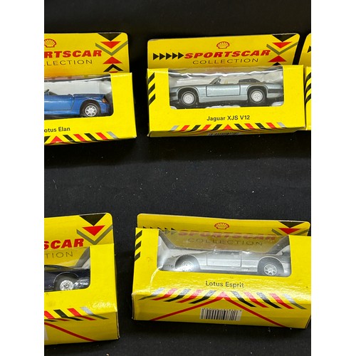 88 - Selection of boxed Maisto cars includes jaguar etc