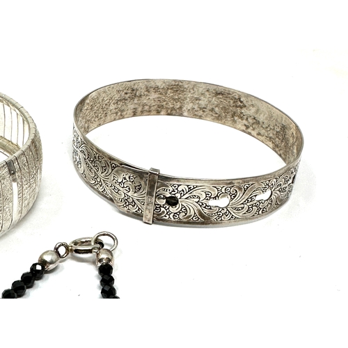 257 - Vintage selection of silver jewellery inc bangles & bracelets weight 56g