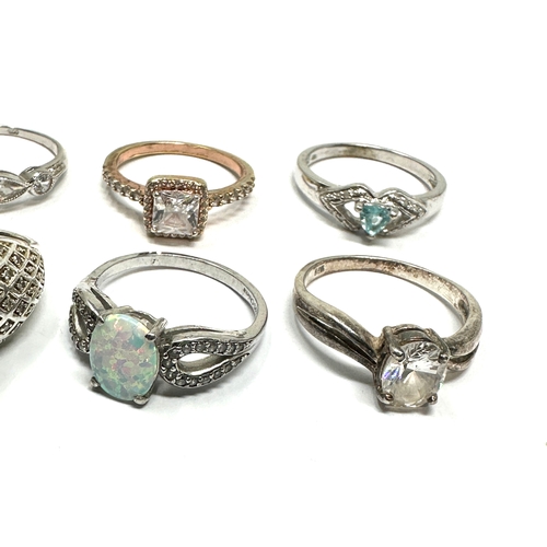 284 - 6 silver stone set rings