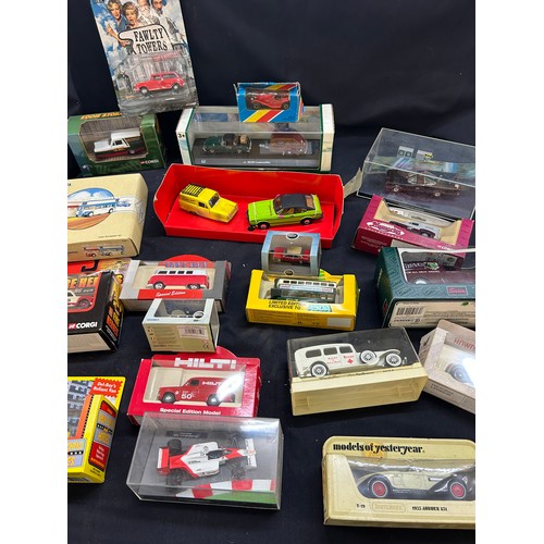 316 - Selection boxed collectable diecast cars to include Corgi Fire Heroes, Eddie Stobart, Corgi Commerci... 