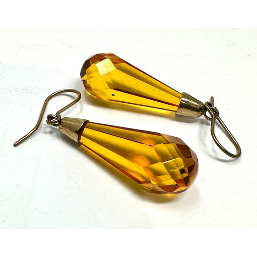 132 - 9ct  Gold Citrine coloured Teardrop  earrings measure approx 3.5cm drop weight.