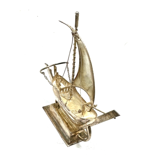 18 - Vintage chinese junk boat hallmarked 925 measures approx 12cm wide height 13cm weight 85g