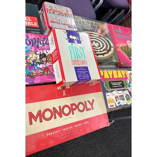 331 - Selection of vintage board games to include monopoly, roly poly, bulls eye etc