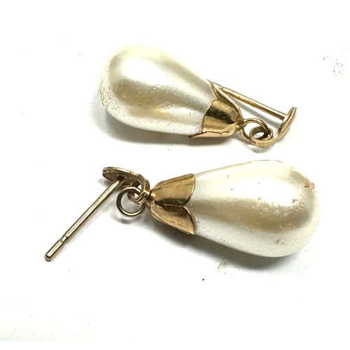 135 - 9ct gold cultured pearl drop earrings weight 1.4g