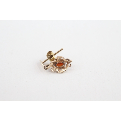 222 - 9ct gold garnet drop earrings (0.7g)